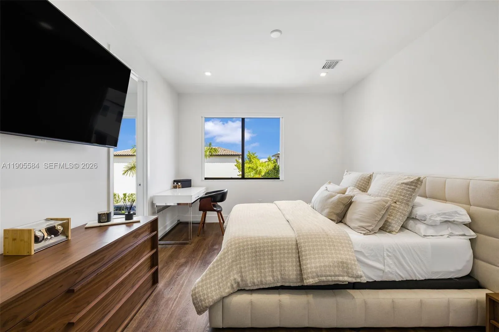 8156 Nw 43rd St, Doral, Florida 33166, Doral, Florida 33166, 3 Bedrooms Bedrooms, ,2 BathroomsBathrooms,Residential,For Sale,8156 Nw 43rd St, Doral, Florida 33166,A11905584