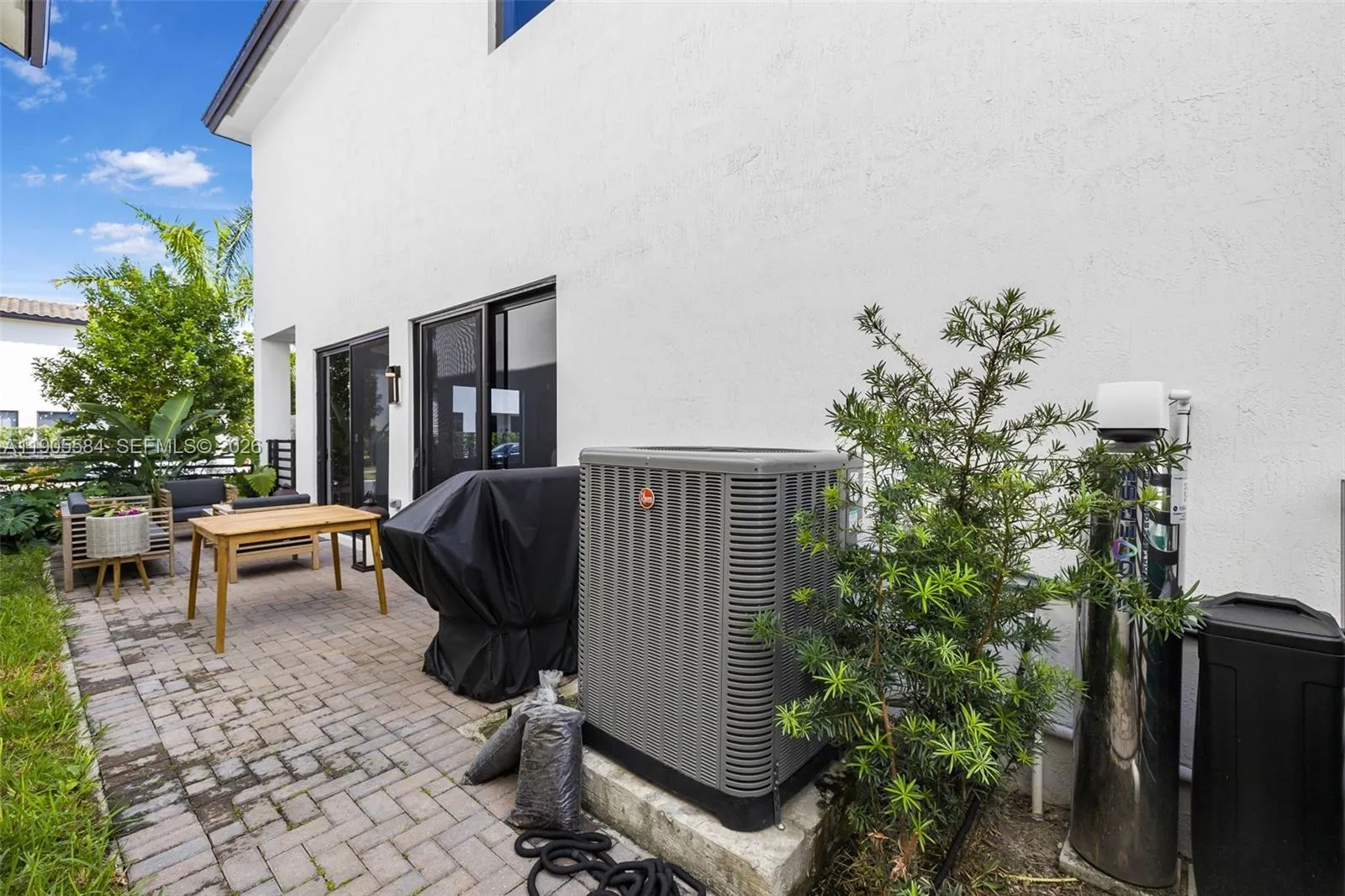 8156 Nw 43rd St, Doral, Florida 33166, Doral, Florida 33166, 3 Bedrooms Bedrooms, ,2 BathroomsBathrooms,Residential,For Sale,8156 Nw 43rd St, Doral, Florida 33166,A11905584