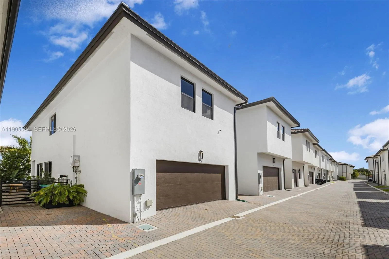 8156 Nw 43rd St, Doral, Florida 33166, Doral, Florida 33166, 3 Bedrooms Bedrooms, ,2 BathroomsBathrooms,Residential,For Sale,8156 Nw 43rd St, Doral, Florida 33166,A11905584