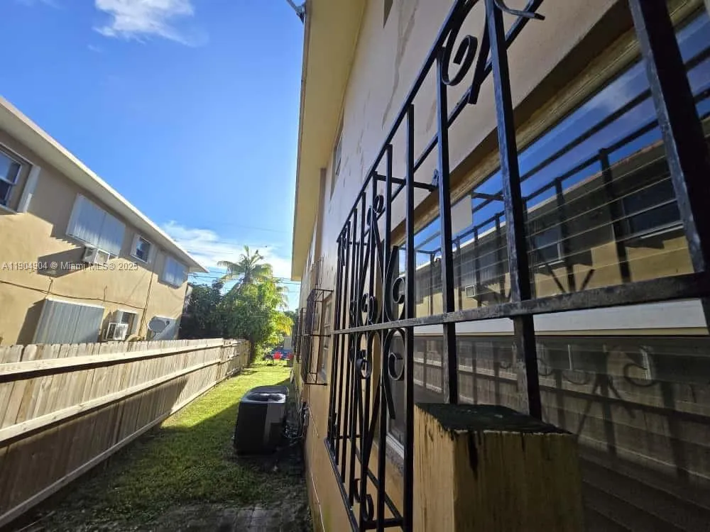 2835 Nw 22nd Ave, Miami, Florida 33142, Miami, Florida 33142, ,Residential Income,For Sale,2835 Nw 22nd Ave, Miami, Florida 33142,A11904904