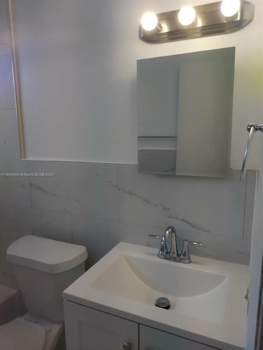 2835 Nw 22nd Ave, Miami, Florida 33142, Miami, Florida 33142, ,Residential Income,For Sale,2835 Nw 22nd Ave, Miami, Florida 33142,A11904904