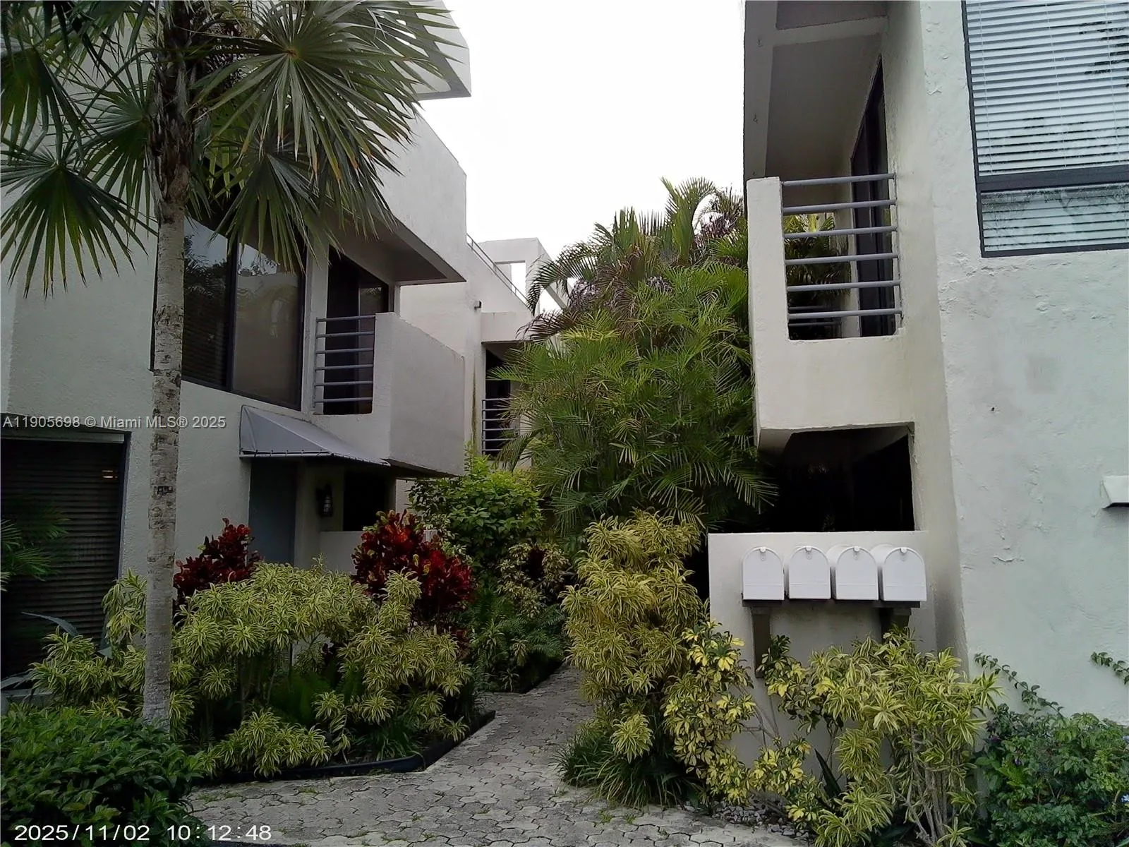 3036 Sw 27th Ave 5, Miami, Florida 33133, Miami, Florida 33133, 2 Bedrooms Bedrooms, ,2 BathroomsBathrooms,Residential,For Sale,3036 Sw 27th Ave 5, Miami, Florida 33133,A11905698