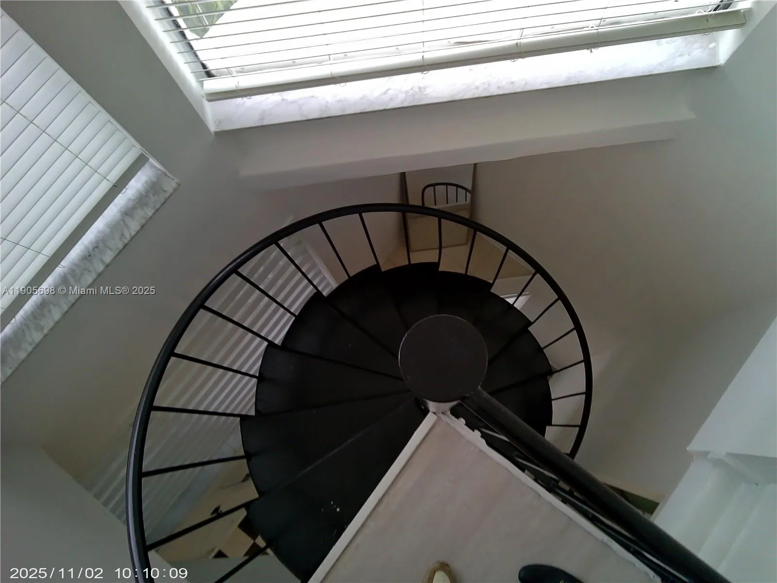 3036 Sw 27th Ave 5, Miami, Florida 33133, Miami, Florida 33133, 2 Bedrooms Bedrooms, ,2 BathroomsBathrooms,Residential,For Sale,3036 Sw 27th Ave 5, Miami, Florida 33133,A11905698