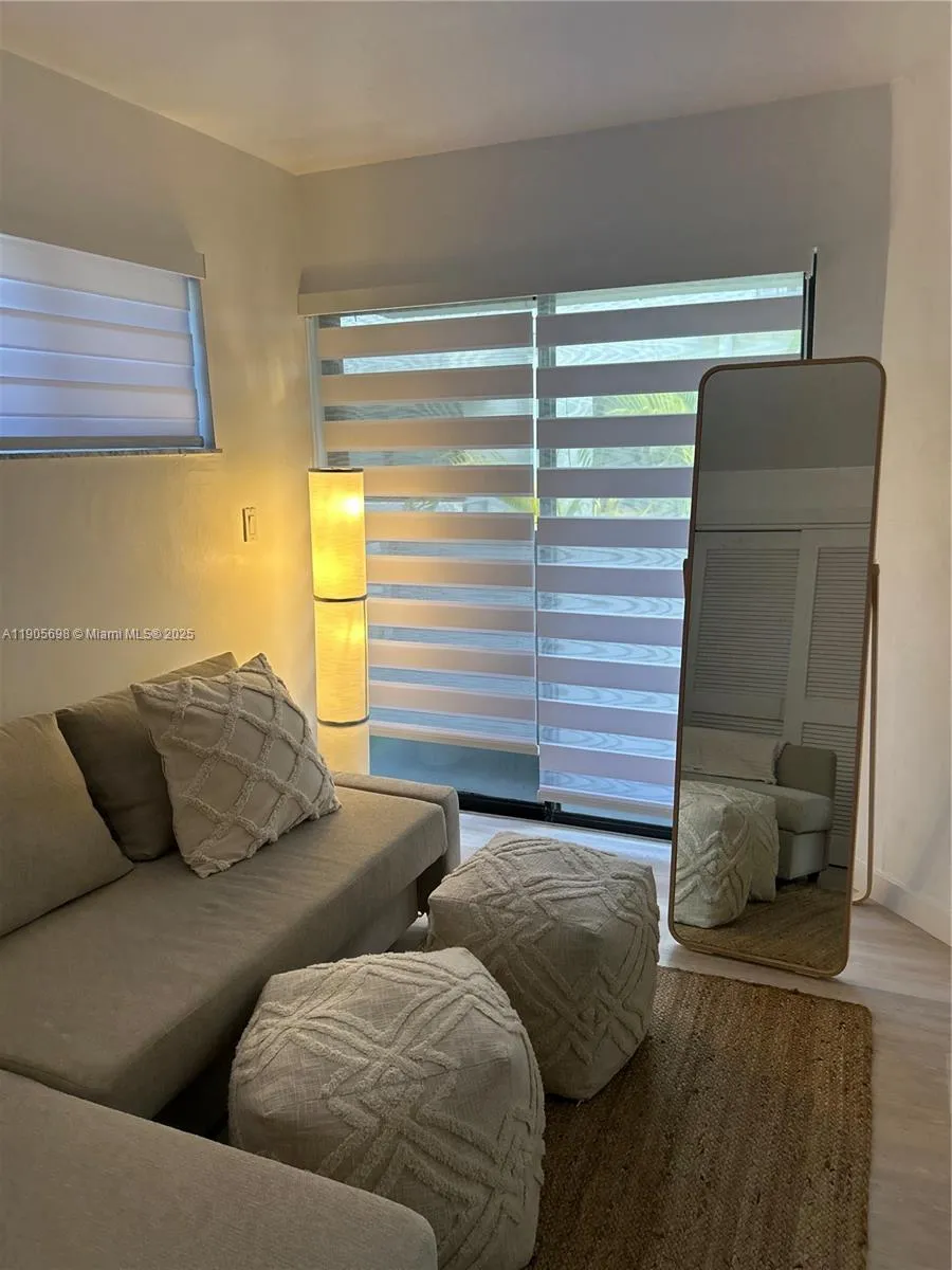 3036 Sw 27th Ave 5, Miami, Florida 33133, Miami, Florida 33133, 2 Bedrooms Bedrooms, ,2 BathroomsBathrooms,Residential,For Sale,3036 Sw 27th Ave 5, Miami, Florida 33133,A11905698