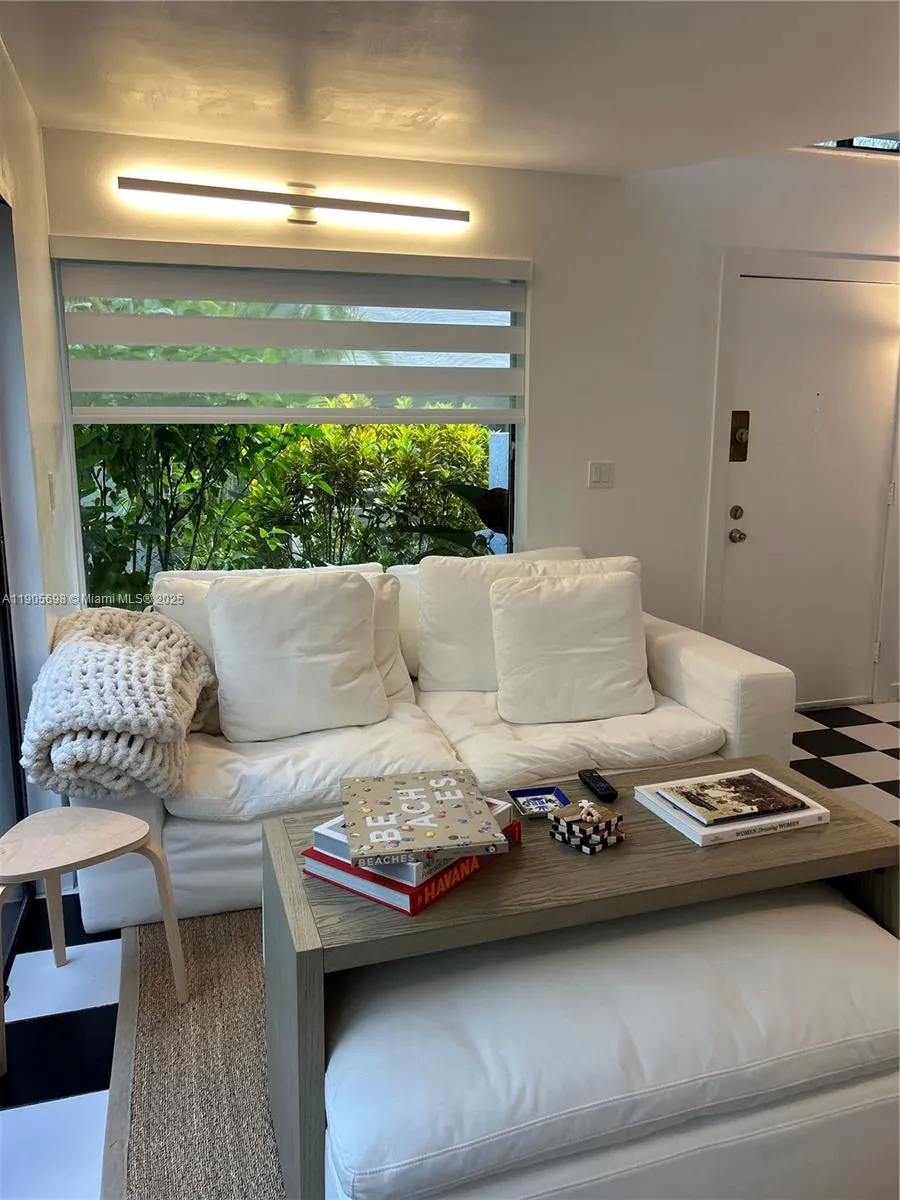 3036 Sw 27th Ave 5, Miami, Florida 33133, Miami, Florida 33133, 2 Bedrooms Bedrooms, ,2 BathroomsBathrooms,Residential,For Sale,3036 Sw 27th Ave 5, Miami, Florida 33133,A11905698