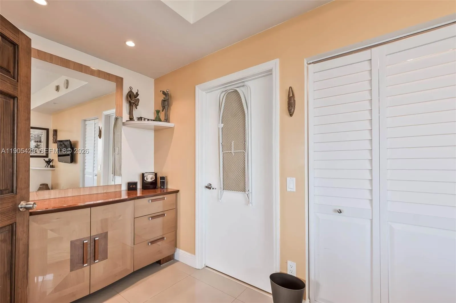 60 Sw 13th St 3401, Miami, Florida 33130, Miami, Florida 33130, 2 Bedrooms Bedrooms, ,3 BathroomsBathrooms,Residential,For Sale,60 Sw 13th St 3401, Miami, Florida 33130,A11905429