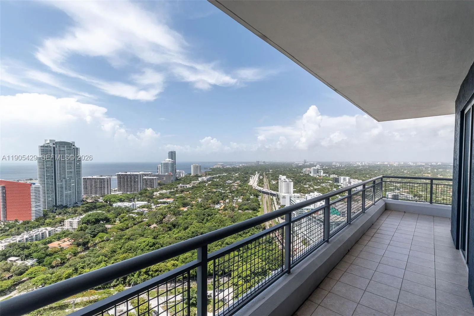 60 Sw 13th St 3401, Miami, Florida 33130, Miami, Florida 33130, 2 Bedrooms Bedrooms, ,3 BathroomsBathrooms,Residential,For Sale,60 Sw 13th St 3401, Miami, Florida 33130,A11905429