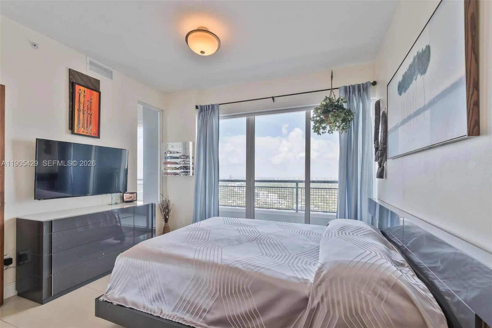 60 Sw 13th St 3401, Miami, Florida 33130, Miami, Florida 33130, 2 Bedrooms Bedrooms, ,3 BathroomsBathrooms,Residential,For Sale,60 Sw 13th St 3401, Miami, Florida 33130,A11905429