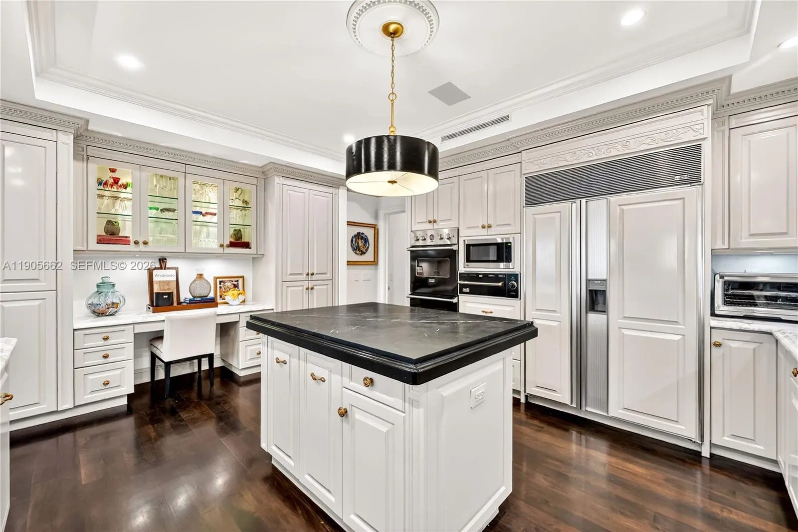 60 Edgewater Dr 7a, Coral Gables, Florida 33133, Coral Gables, Florida 33133, 3 Bedrooms Bedrooms, ,4 BathroomsBathrooms,Residential,For Sale,60 Edgewater Dr 7a, Coral Gables, Florida 33133,A11905662