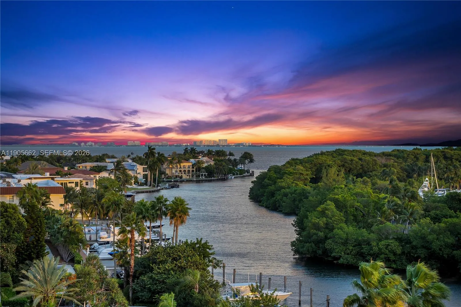 60 Edgewater Dr 7a, Coral Gables, Florida 33133, Coral Gables, Florida 33133, 3 Bedrooms Bedrooms, ,4 BathroomsBathrooms,Residential,For Sale,60 Edgewater Dr 7a, Coral Gables, Florida 33133,A11905662