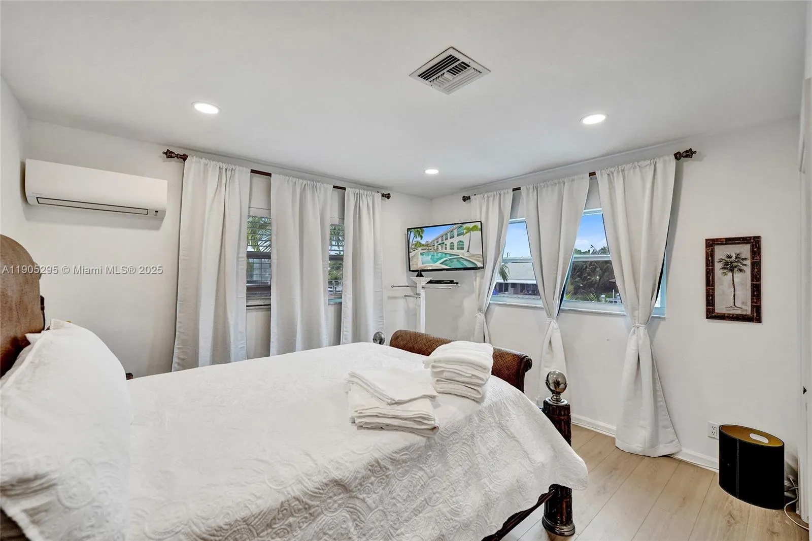 2889 Ne 35th St, Fort Lauderdale, Florida 33306, Fort Lauderdale, Florida 33306, 5 Bedrooms Bedrooms, ,3 BathroomsBathrooms,Residential Lease,For Rent,2889 Ne 35th St, Fort Lauderdale, Florida 33306,A11905295