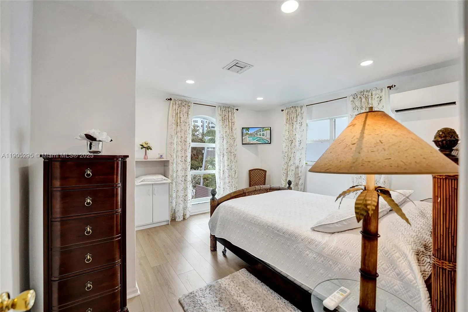 2889 Ne 35th St, Fort Lauderdale, Florida 33306, Fort Lauderdale, Florida 33306, 5 Bedrooms Bedrooms, ,3 BathroomsBathrooms,Residential Lease,For Rent,2889 Ne 35th St, Fort Lauderdale, Florida 33306,A11905295