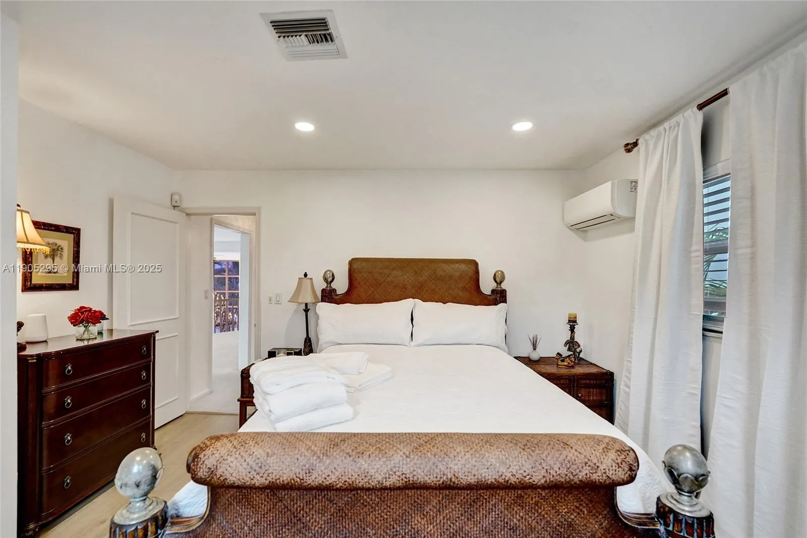 2889 Ne 35th St, Fort Lauderdale, Florida 33306, Fort Lauderdale, Florida 33306, 5 Bedrooms Bedrooms, ,3 BathroomsBathrooms,Residential Lease,For Rent,2889 Ne 35th St, Fort Lauderdale, Florida 33306,A11905295