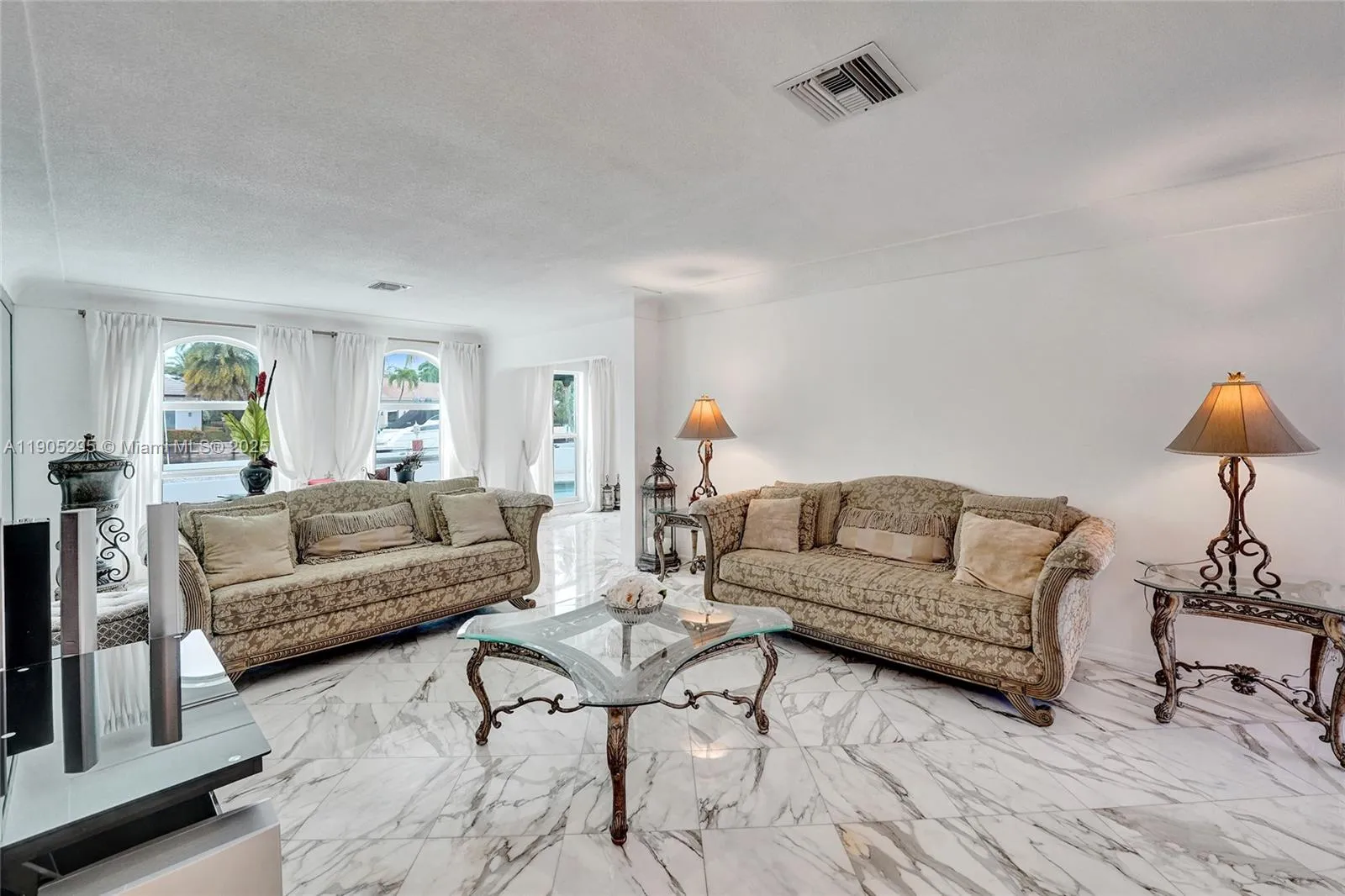 2889 Ne 35th St, Fort Lauderdale, Florida 33306, Fort Lauderdale, Florida 33306, 5 Bedrooms Bedrooms, ,3 BathroomsBathrooms,Residential Lease,For Rent,2889 Ne 35th St, Fort Lauderdale, Florida 33306,A11905295