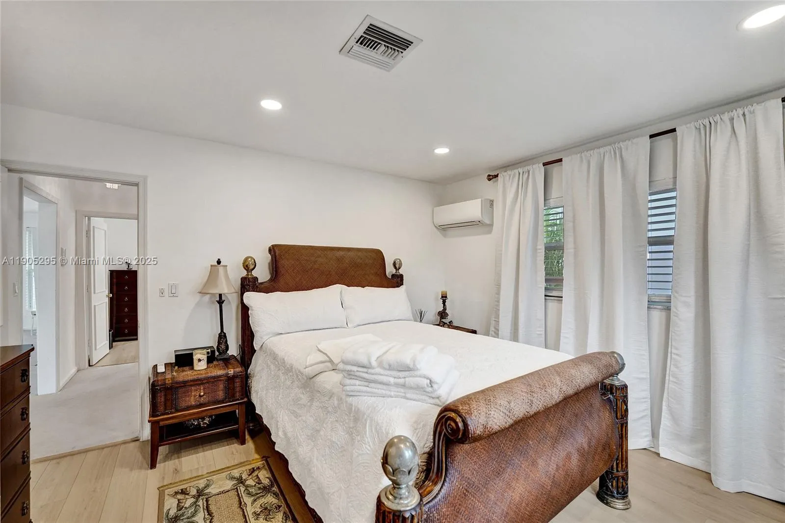 2889 Ne 35th St, Fort Lauderdale, Florida 33306, Fort Lauderdale, Florida 33306, 5 Bedrooms Bedrooms, ,3 BathroomsBathrooms,Residential Lease,For Rent,2889 Ne 35th St, Fort Lauderdale, Florida 33306,A11905295