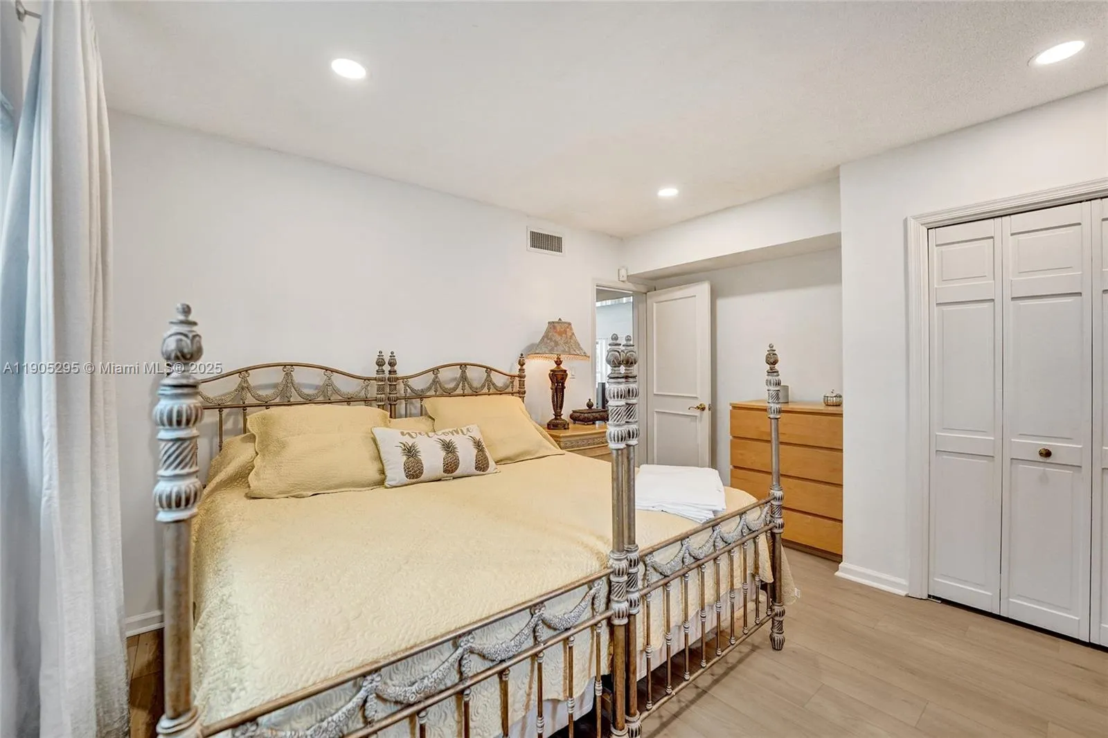 2889 Ne 35th St, Fort Lauderdale, Florida 33306, Fort Lauderdale, Florida 33306, 5 Bedrooms Bedrooms, ,3 BathroomsBathrooms,Residential Lease,For Rent,2889 Ne 35th St, Fort Lauderdale, Florida 33306,A11905295