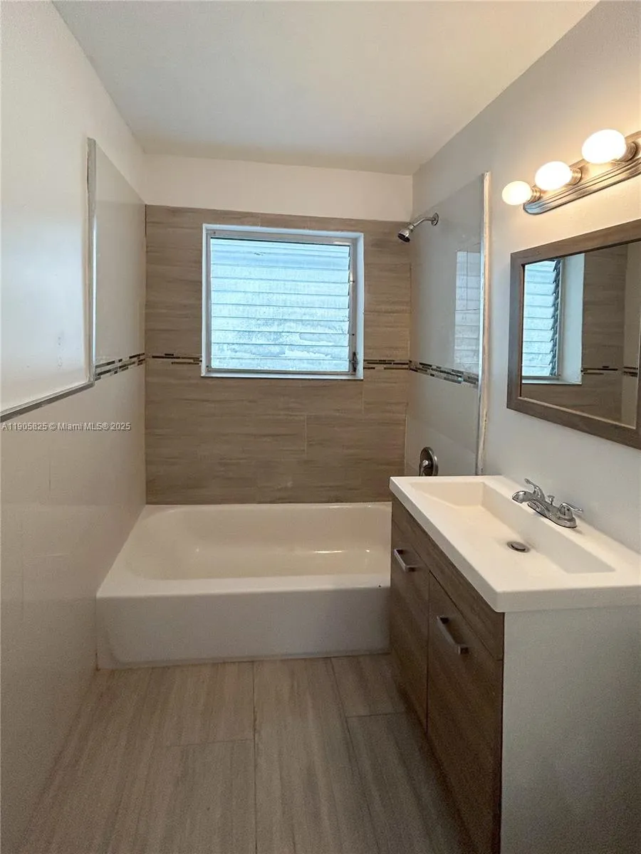 738 Ne 86th St 6, Miami, Florida 33138, Miami, Florida 33138, 1 Bedroom Bedrooms, ,1 BathroomBathrooms,Residential Lease,For Rent,738 Ne 86th St 6, Miami, Florida 33138,A11905825