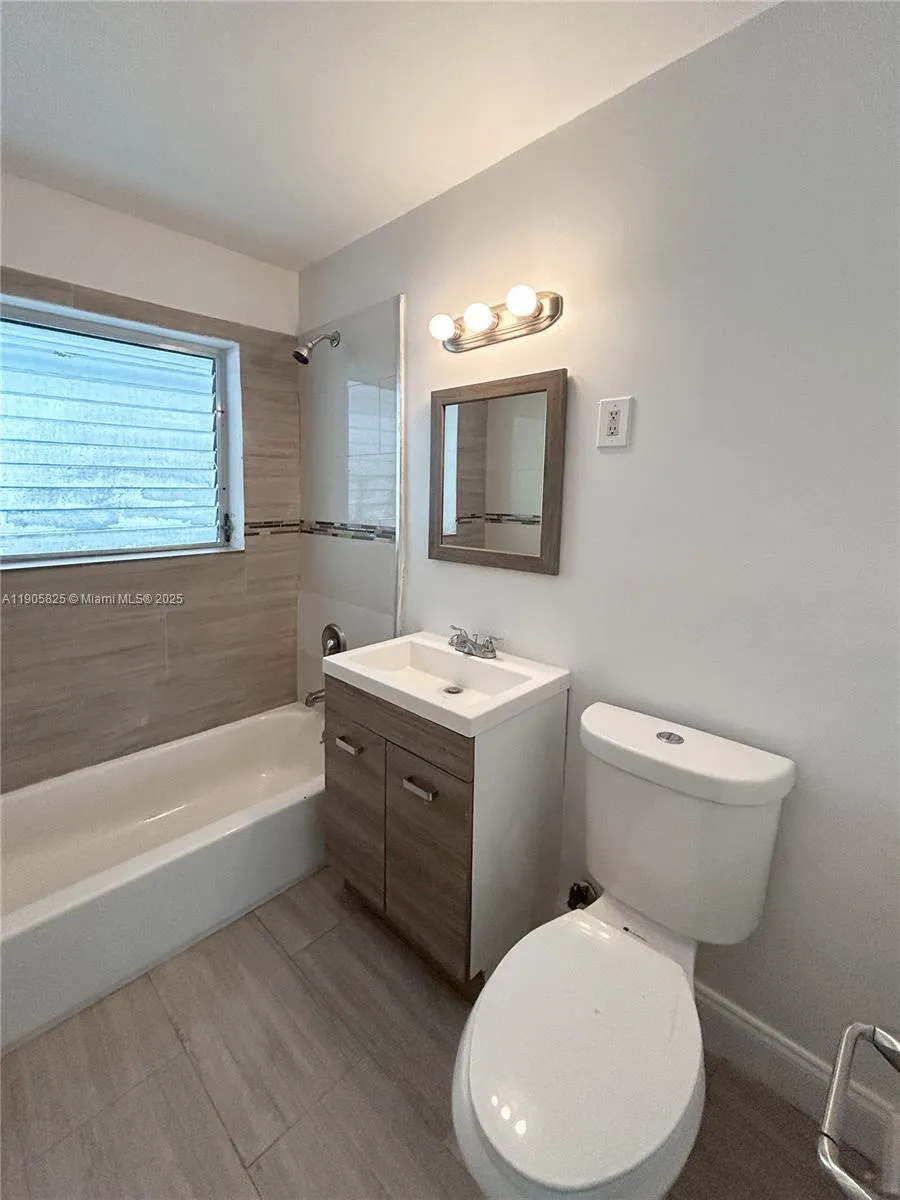 738 Ne 86th St 6, Miami, Florida 33138, Miami, Florida 33138, 1 Bedroom Bedrooms, ,1 BathroomBathrooms,Residential Lease,For Rent,738 Ne 86th St 6, Miami, Florida 33138,A11905825