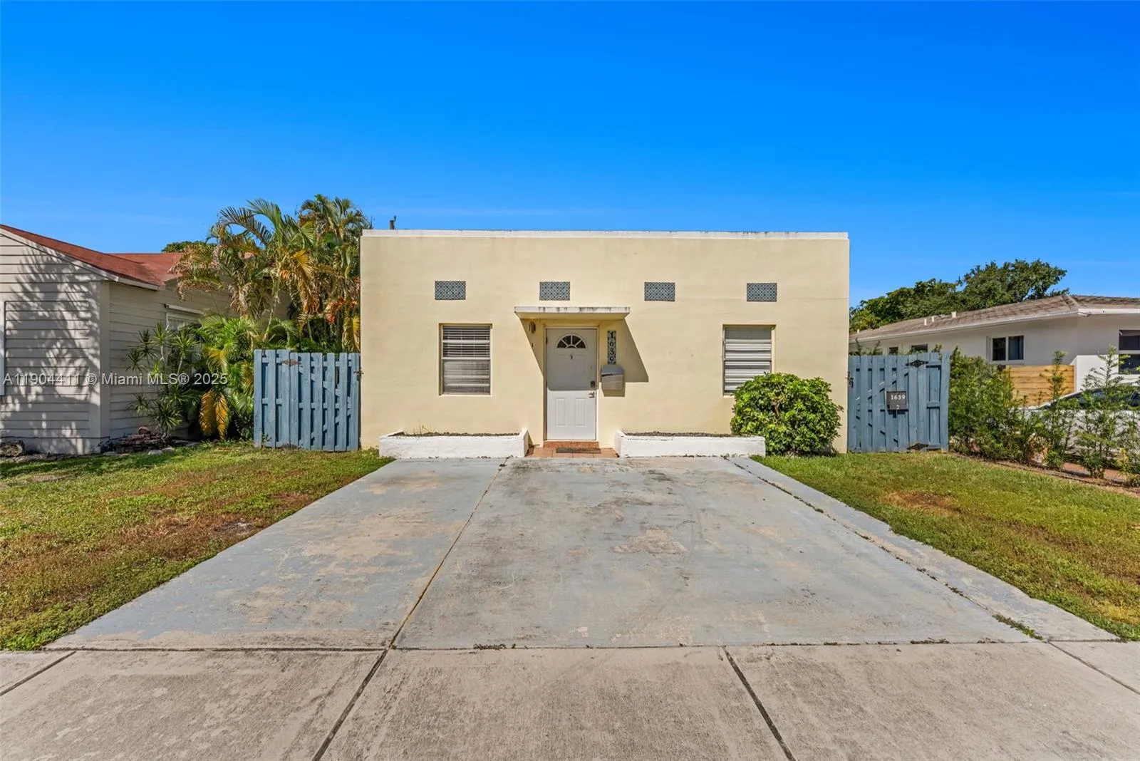 1639 Hayes St, Hollywood, Florida 33020, Hollywood, Florida 33020, ,Residential Income,For Sale,1639 Hayes St, Hollywood, Florida 33020,A11904411