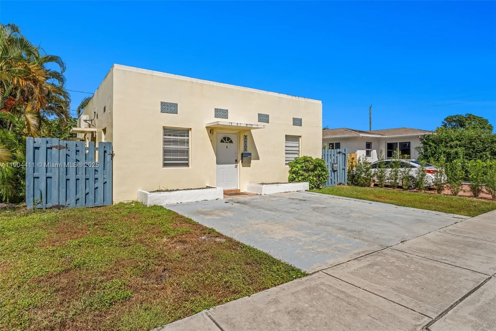 1639 Hayes St, Hollywood, Florida 33020, Hollywood, Florida 33020, ,Residential Income,For Sale,1639 Hayes St, Hollywood, Florida 33020,A11904411