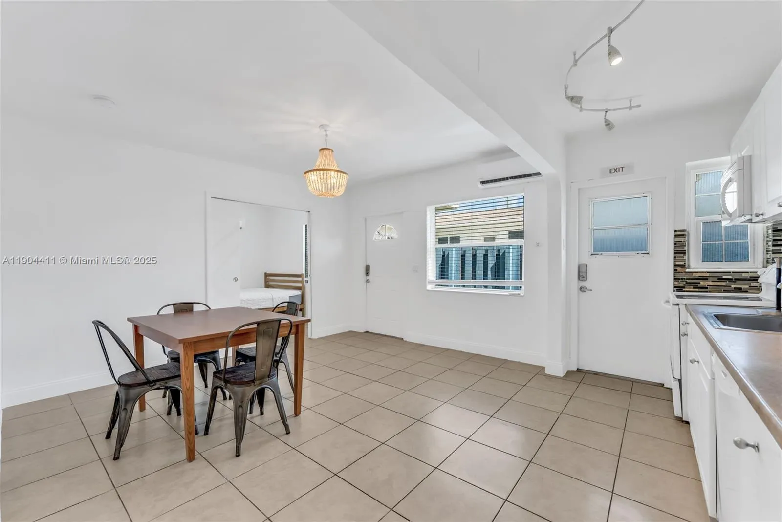 1639 Hayes St, Hollywood, Florida 33020, Hollywood, Florida 33020, ,Residential Income,For Sale,1639 Hayes St, Hollywood, Florida 33020,A11904411