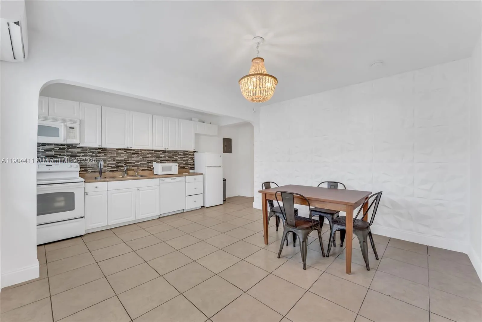 1639 Hayes St, Hollywood, Florida 33020, Hollywood, Florida 33020, ,Residential Income,For Sale,1639 Hayes St, Hollywood, Florida 33020,A11904411