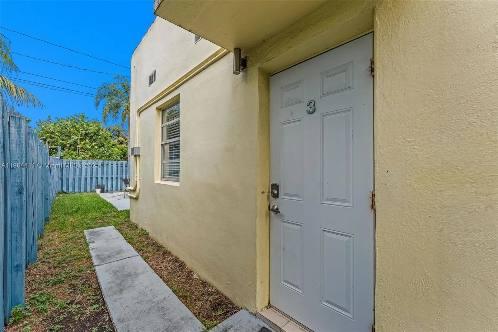 1639 Hayes St, Hollywood, Florida 33020, Hollywood, Florida 33020, ,Residential Income,For Sale,1639 Hayes St, Hollywood, Florida 33020,A11904411