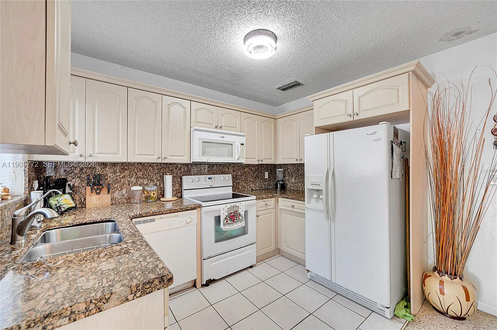 671 E 53rd St, Hialeah, Florida 33013, Hialeah, Florida 33013, 4 Bedrooms Bedrooms, ,3 BathroomsBathrooms,Residential,For Sale,671 E 53rd St, Hialeah, Florida 33013,A11905772