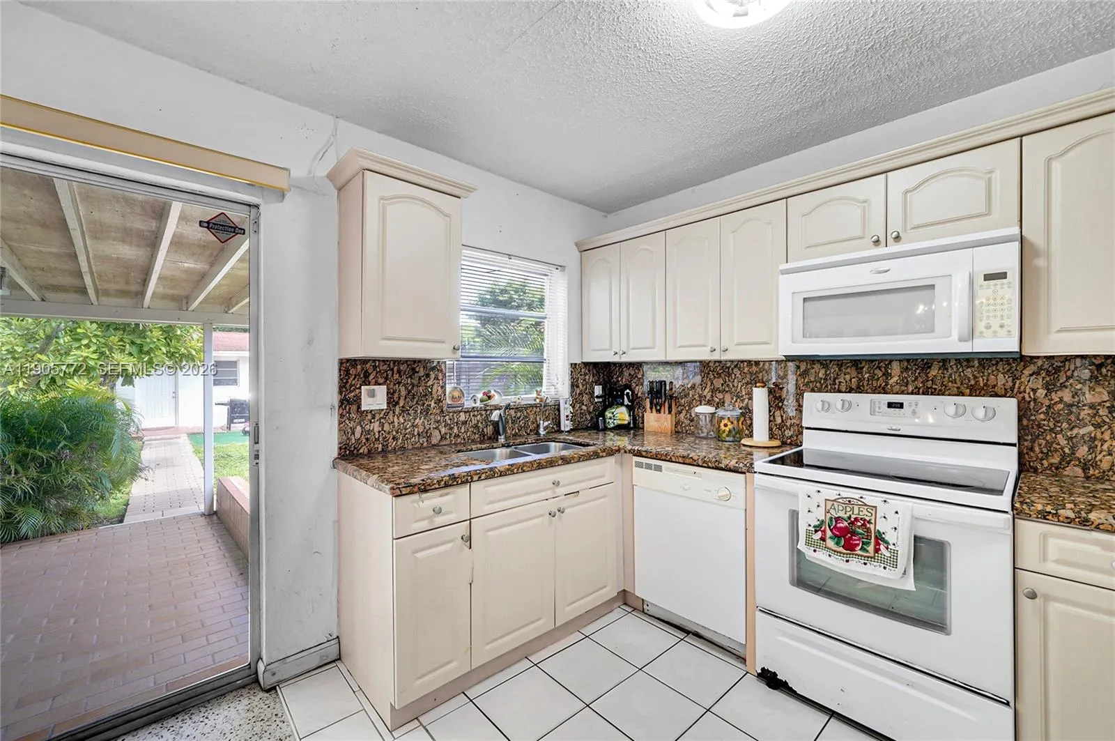 671 E 53rd St, Hialeah, Florida 33013, Hialeah, Florida 33013, 4 Bedrooms Bedrooms, ,3 BathroomsBathrooms,Residential,For Sale,671 E 53rd St, Hialeah, Florida 33013,A11905772