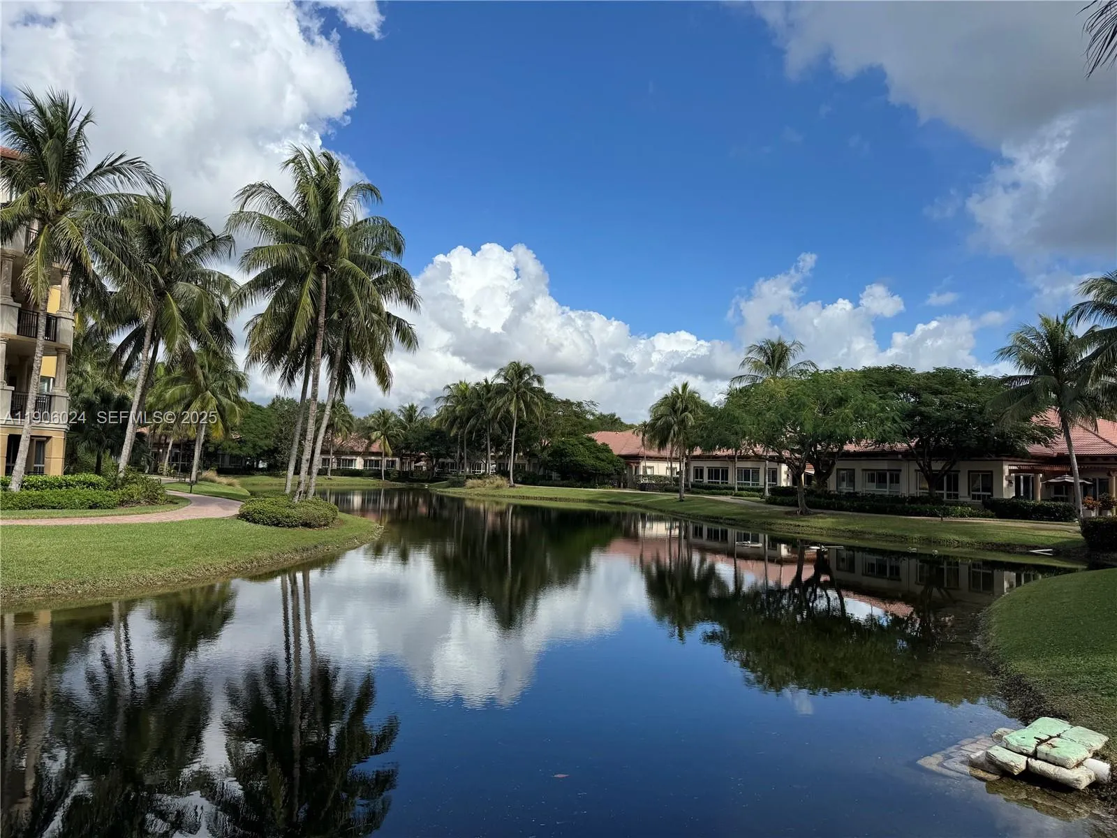 16100 Emerald Estates Dr 278, Weston, Florida 3333, Weston, Florida 33331, 2 Bedrooms Bedrooms, ,2 BathroomsBathrooms,Residential,For Sale,16100 Emerald Estates Dr 278, Weston, Florida 3333,A11906024