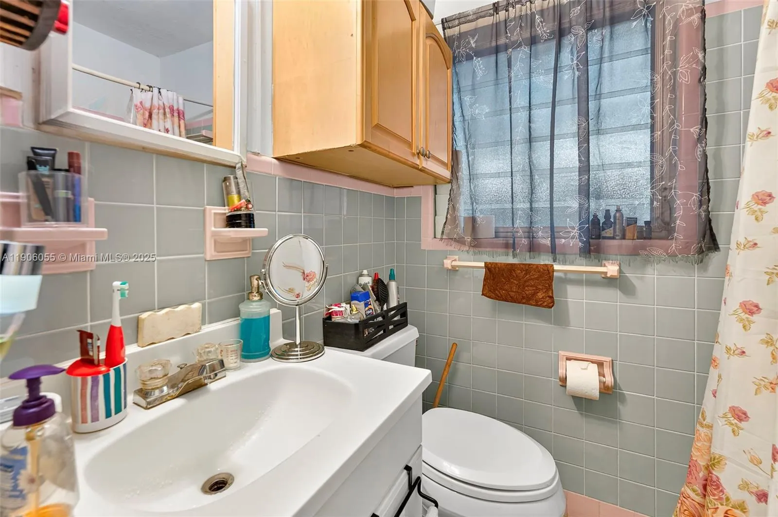 1219-1221 Ne 18th Ave, Fort Lauderdale, Florida 33, Fort Lauderdale, Florida 33304, ,Residential Income,For Sale,1219-1221 Ne 18th Ave, Fort Lauderdale, Florida 33,A11906055