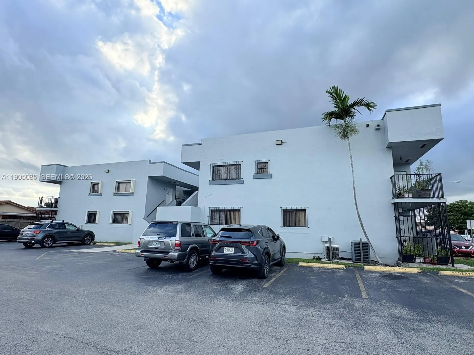 1290 W 41 St 203, Hialeah, Florida 33012, Hialeah, Florida 33012, 2 Bedrooms Bedrooms, ,2 BathroomsBathrooms,Residential,For Sale,1290 W 41 St 203, Hialeah, Florida 33012,A11905085