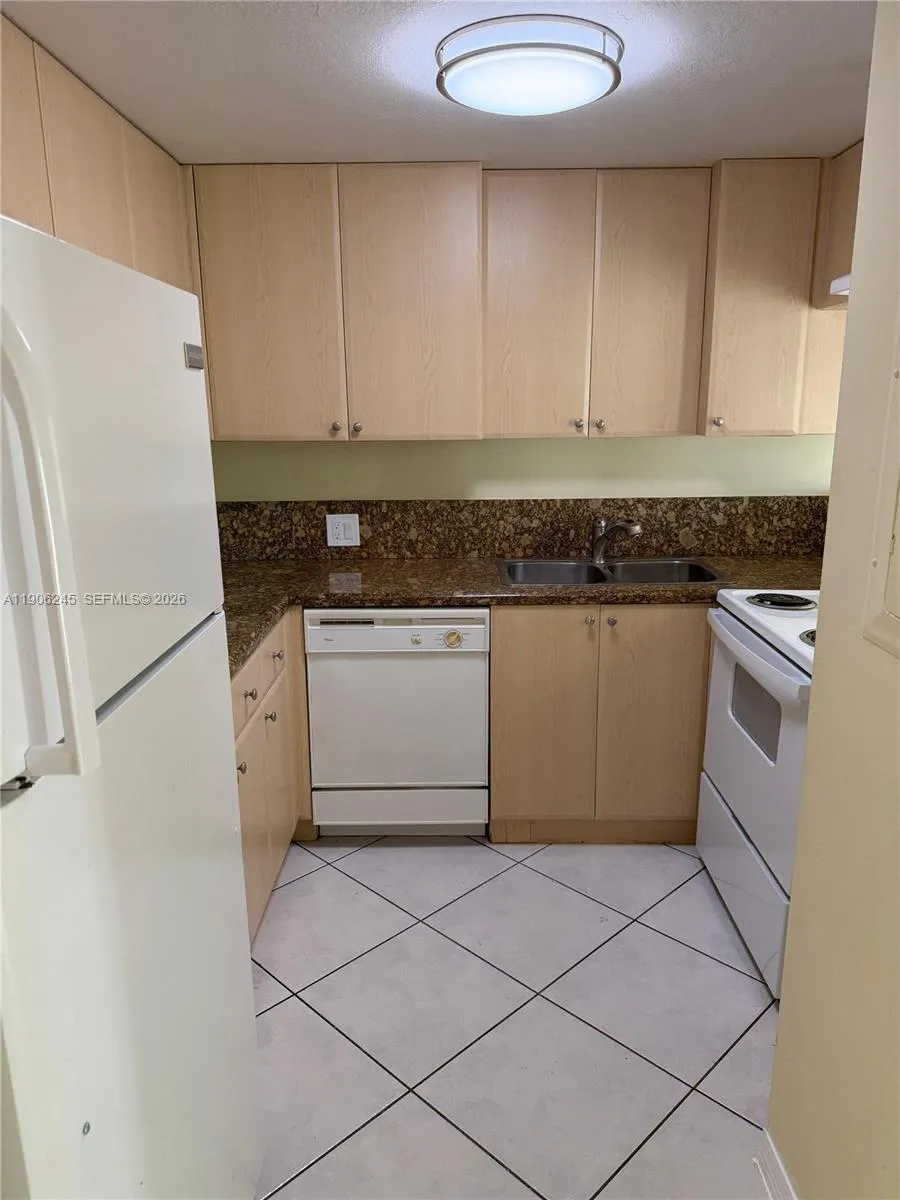 12635 Sw 91st St 211, Miami, Florida 33186, Miami, Florida 33186, 2 Bedrooms Bedrooms, ,2 BathroomsBathrooms,Residential Lease,For Rent,12635 Sw 91st St 211, Miami, Florida 33186,A11906245