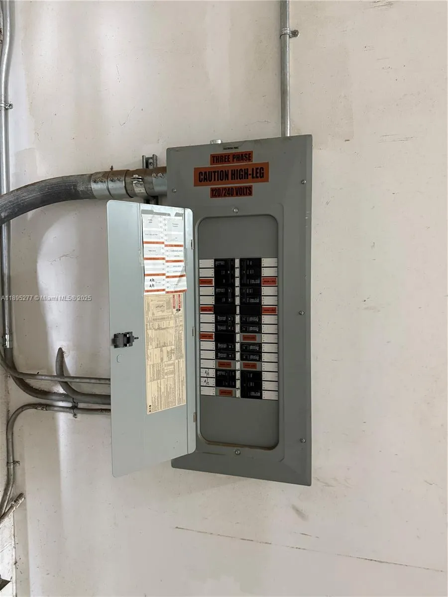 1870 Nw 21 Terrace, Miami, Florida 33142, Miami, Florida 33142, ,Commercial Lease,For Rent,1870 Nw 21 Terrace, Miami, Florida 33142,A11895277