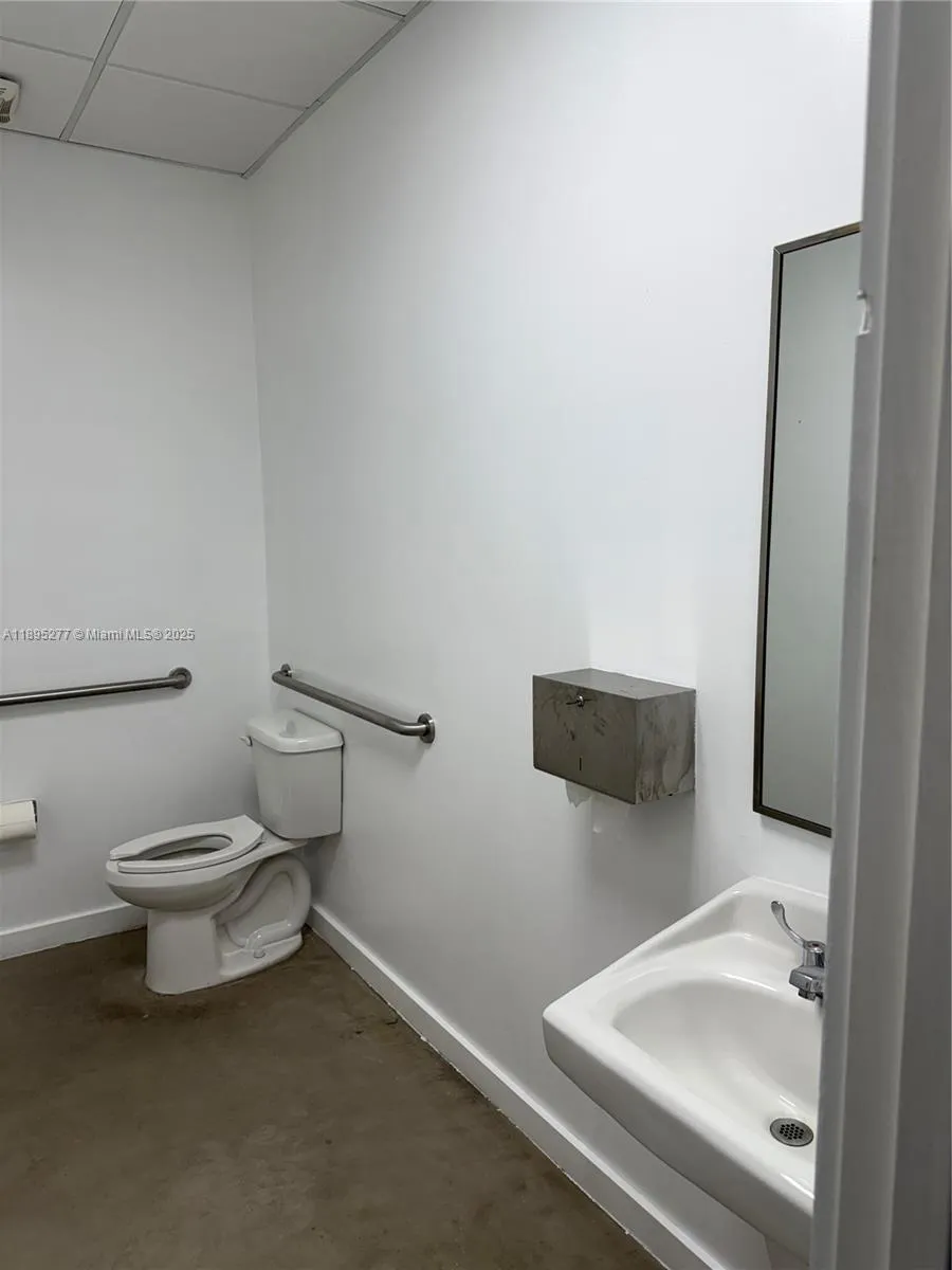 1870 Nw 21 Terrace, Miami, Florida 33142, Miami, Florida 33142, ,Commercial Lease,For Rent,1870 Nw 21 Terrace, Miami, Florida 33142,A11895277