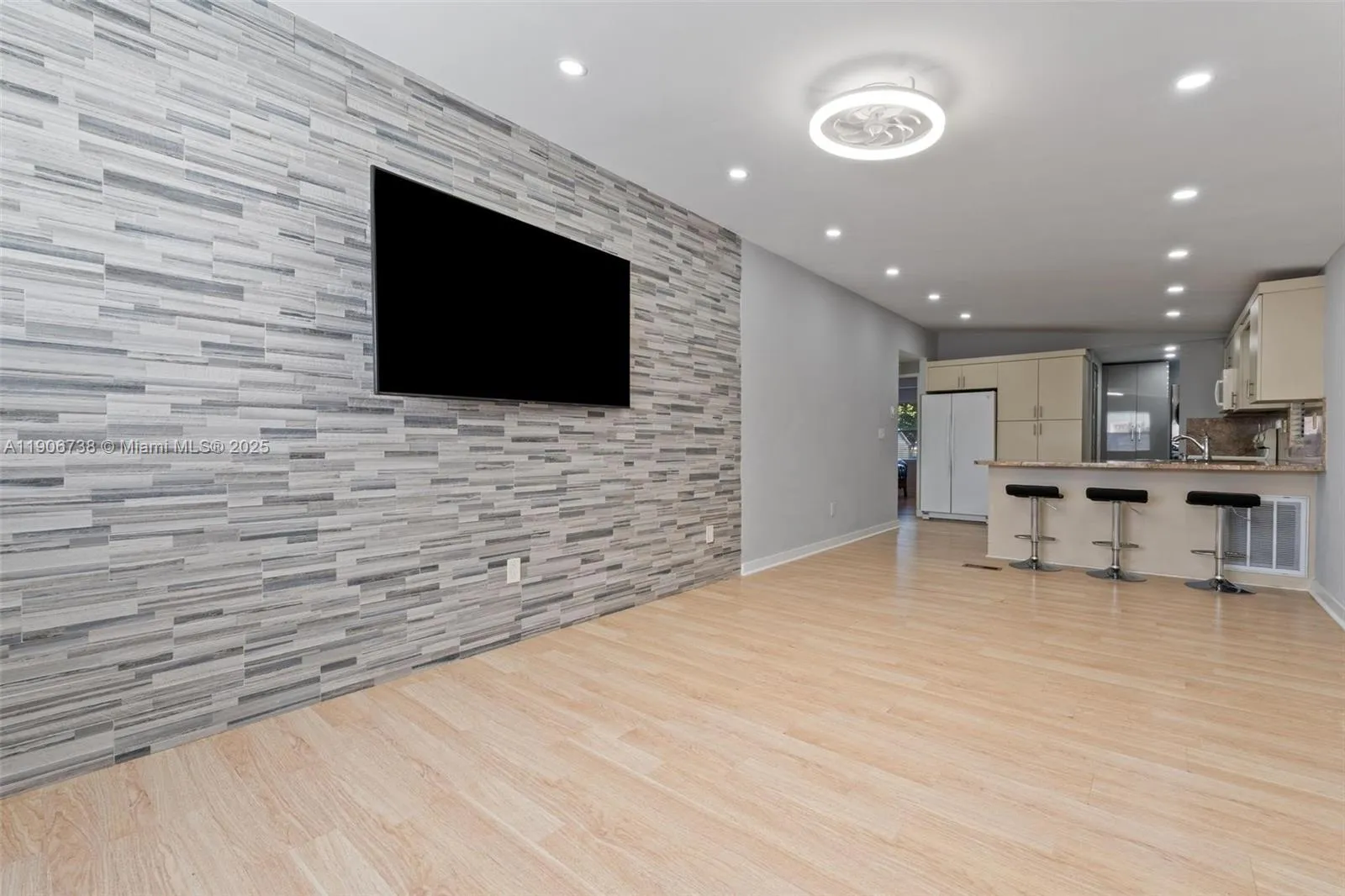 5305 Nw 202 Terr, Hialeah Gardens, Florida 33035, Miami Gardens, Florida 33055, 3 Bedrooms Bedrooms, ,2 BathroomsBathrooms,Residential,For Sale,5305 Nw 202 Terr, Hialeah Gardens, Florida 33035,A11906738