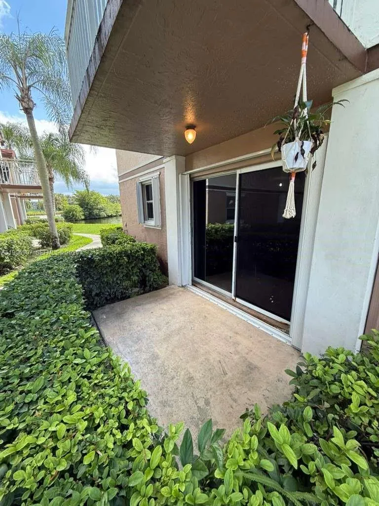 11250 Sw 13th St 104, Pembroke Pines, Florida 3302, Pembroke Pines, Florida 33025, 2 Bedrooms Bedrooms, ,2 BathroomsBathrooms,Residential,For Sale,11250 Sw 13th St 104, Pembroke Pines, Florida 3302,A11906907