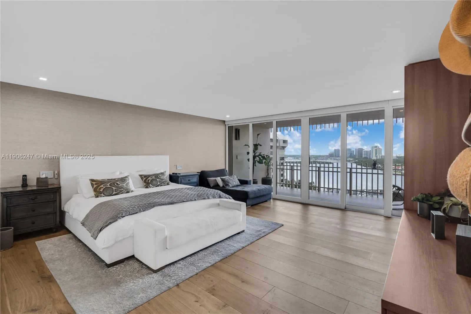 3 Grove Isle Dr C1710, Miami, Florida 33133, Miami, Florida 33133, 3 Bedrooms Bedrooms, ,4 BathroomsBathrooms,Residential Lease,For Rent,3 Grove Isle Dr C1710, Miami, Florida 33133,A11906247