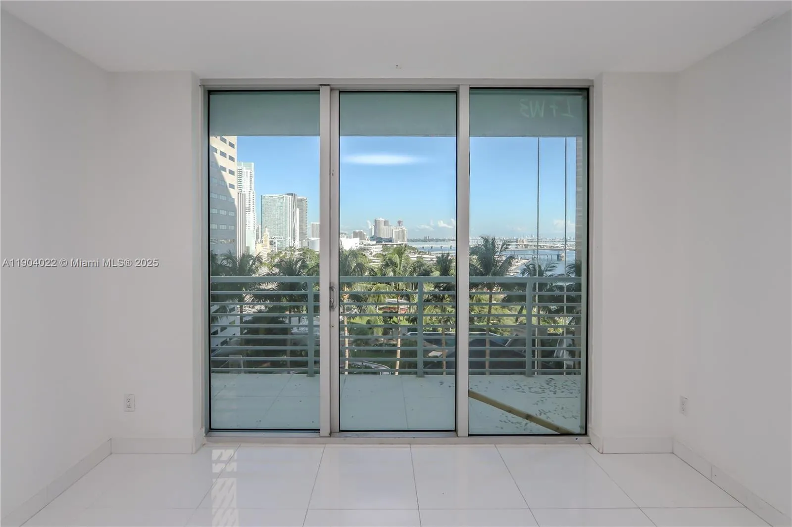 325 S Biscayne Blvd 1722, Miami, Florida 33131, Miami, Florida 33131, 2 Bedrooms Bedrooms, ,2 BathroomsBathrooms,Residential,For Sale,325 S Biscayne Blvd 1722, Miami, Florida 33131,A11904022