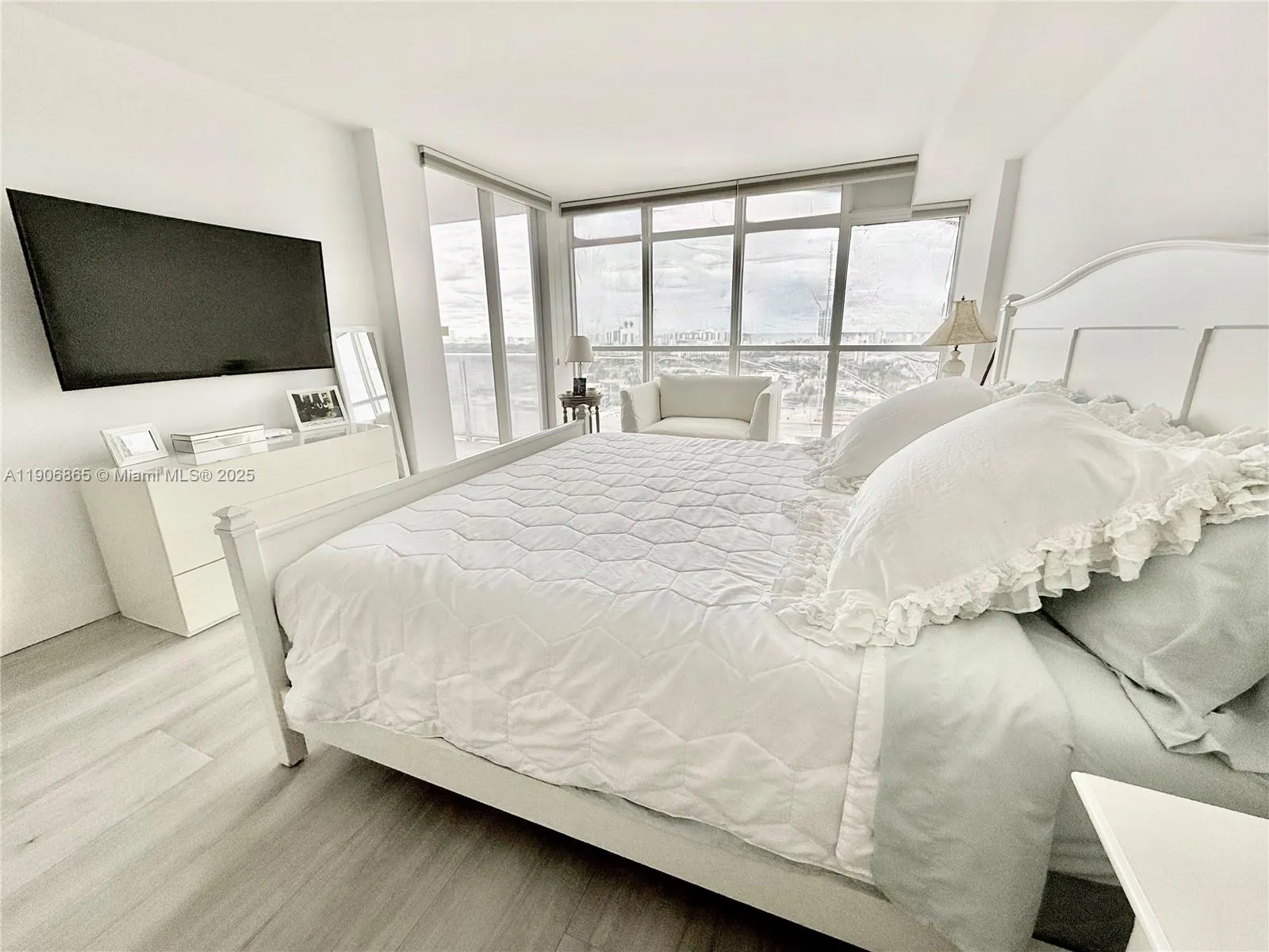 1800 Sunset Harbour Dr 2005, Miami Beach, Florida, Miami Beach, Florida 33139, 1 Bedroom Bedrooms, ,1 BathroomBathrooms,Residential,For Sale,1800 Sunset Harbour Dr 2005, Miami Beach, Florida ,A11906865