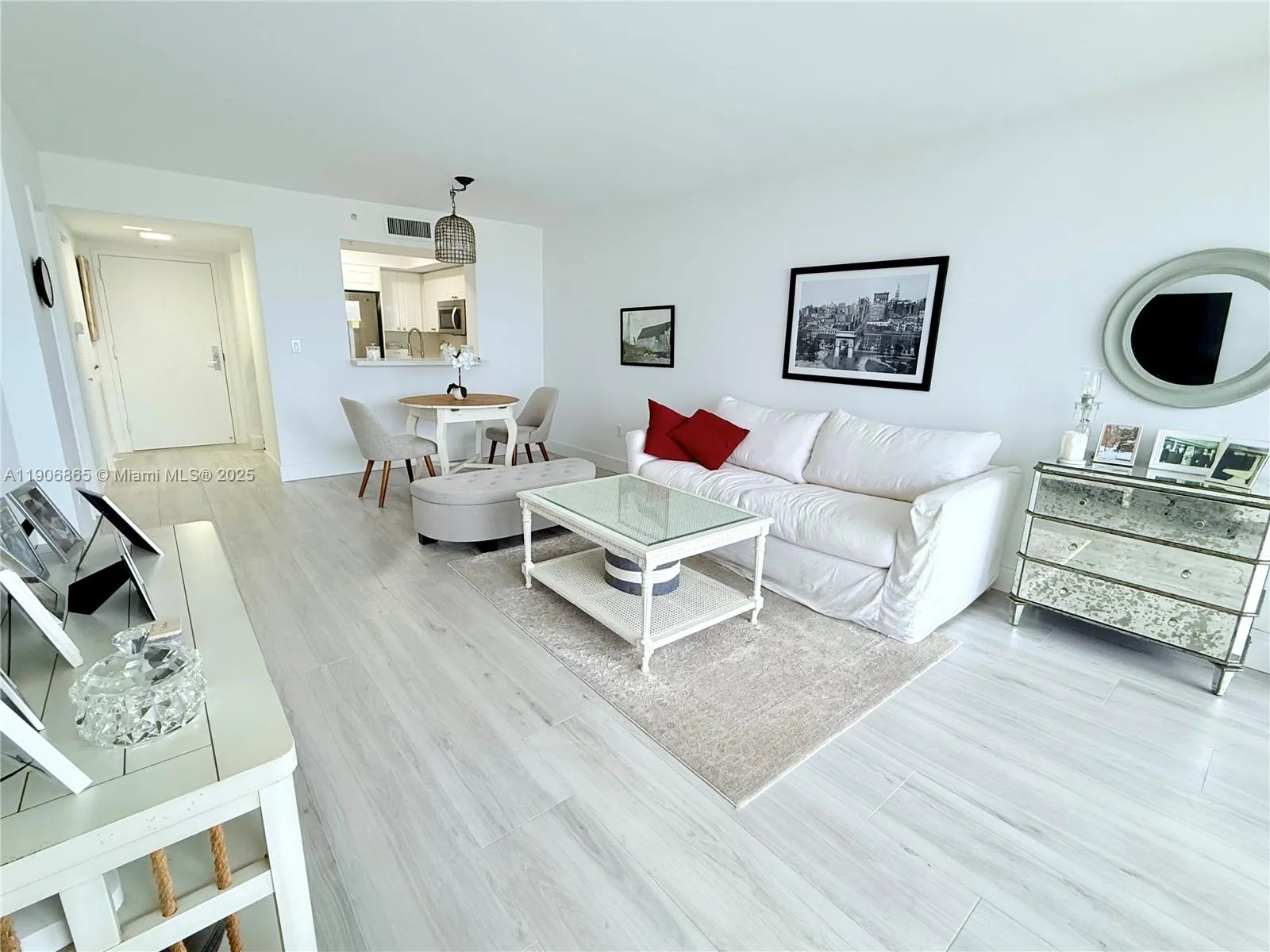 1800 Sunset Harbour Dr 2005, Miami Beach, Florida, Miami Beach, Florida 33139, 1 Bedroom Bedrooms, ,1 BathroomBathrooms,Residential,For Sale,1800 Sunset Harbour Dr 2005, Miami Beach, Florida ,A11906865