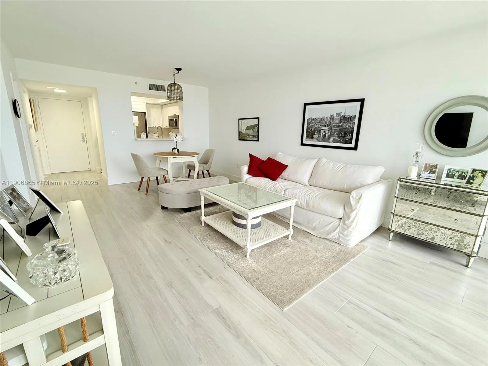 1800 Sunset Harbour Dr 2005, Miami Beach, Florida, Miami Beach, Florida 33139, 1 Bedroom Bedrooms, ,1 BathroomBathrooms,Residential,For Sale,1800 Sunset Harbour Dr 2005, Miami Beach, Florida ,A11906865