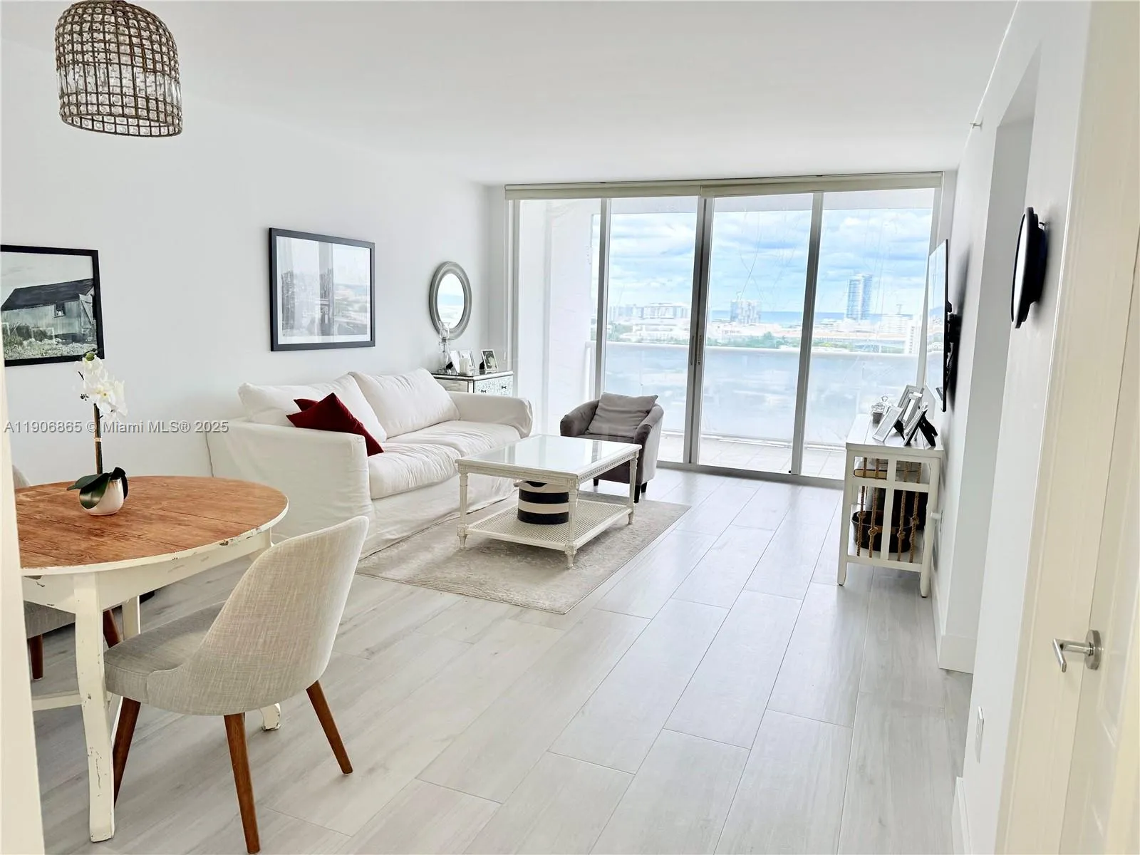 1800 Sunset Harbour Dr 2005, Miami Beach, Florida, Miami Beach, Florida 33139, 1 Bedroom Bedrooms, ,1 BathroomBathrooms,Residential,For Sale,1800 Sunset Harbour Dr 2005, Miami Beach, Florida ,A11906865