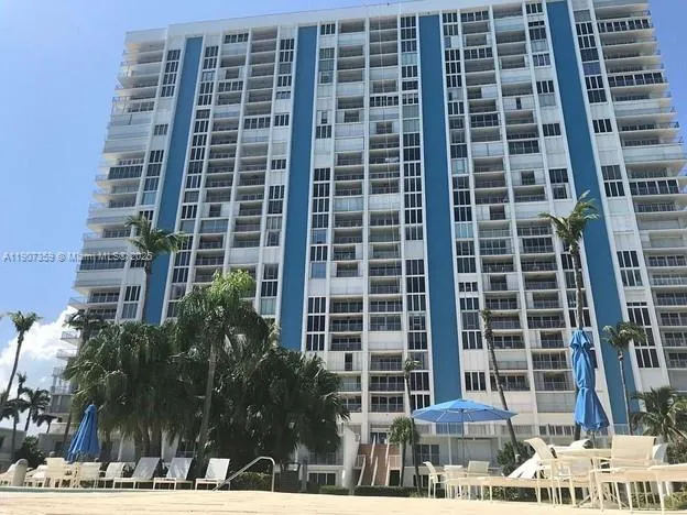 881 Ocean Dr Th11, Key Biscayne, Florida 33149, Key Biscayne, Florida 33149, 2 Bedrooms Bedrooms, ,2 BathroomsBathrooms,Residential Lease,For Rent,881 Ocean Dr Th11, Key Biscayne, Florida 33149,A11907359