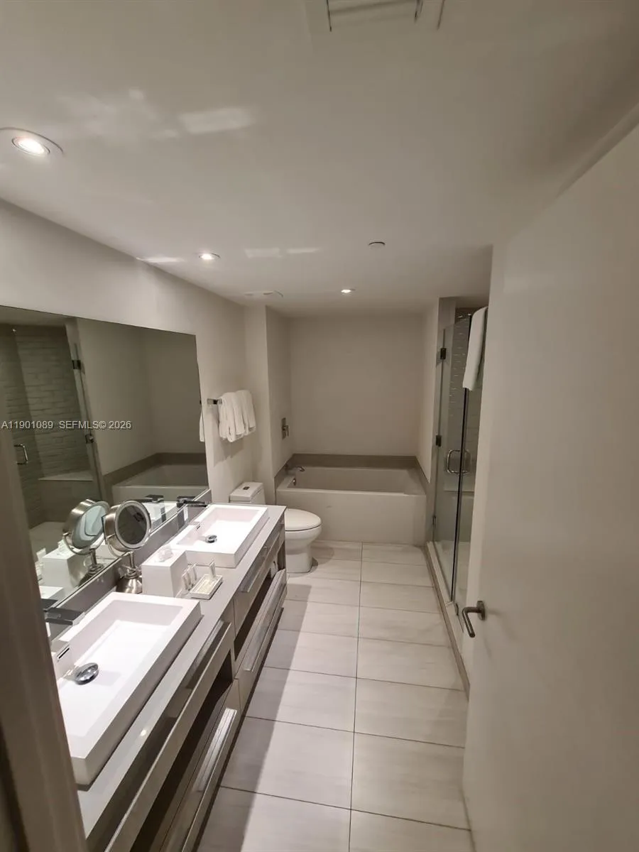 4010 S Ocean Dr R1709, Hollywood, Florida 33019, Hollywood, Florida 33019, 2 Bedrooms Bedrooms, ,2 BathroomsBathrooms,Residential,For Sale,4010 S Ocean Dr R1709, Hollywood, Florida 33019,A11901089