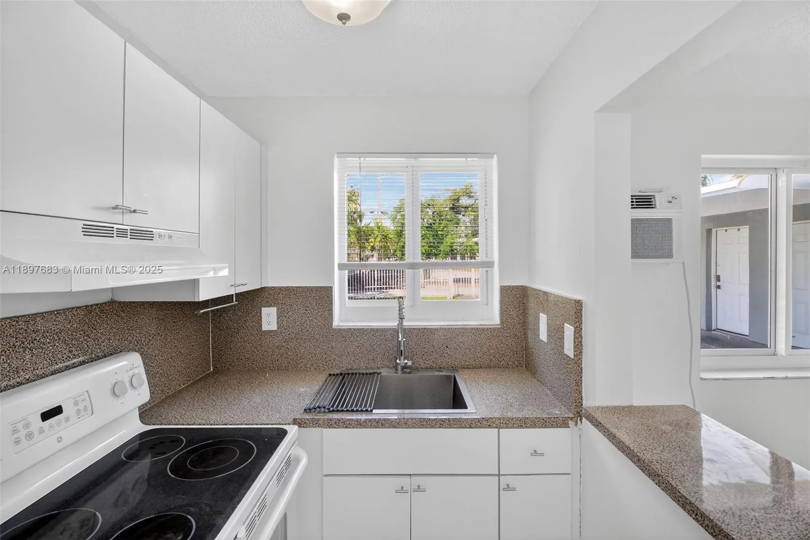 1864 Nw 28th St, Miami, Florida 33142, Miami, Florida 33142, ,Commercial Sale,For Sale,1864 Nw 28th St, Miami, Florida 33142,A11897683