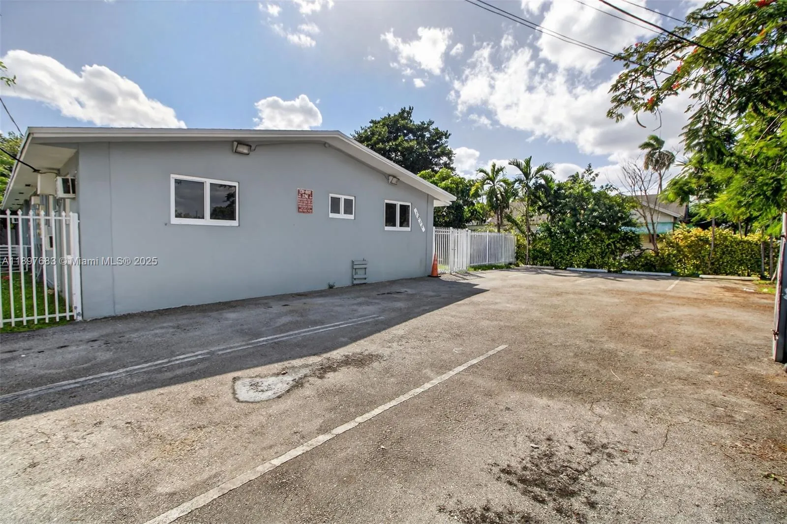 1864 Nw 28th St, Miami, Florida 33142, Miami, Florida 33142, ,Commercial Sale,For Sale,1864 Nw 28th St, Miami, Florida 33142,A11897683