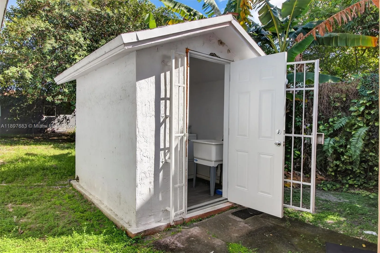 1864 Nw 28th St, Miami, Florida 33142, Miami, Florida 33142, ,Commercial Sale,For Sale,1864 Nw 28th St, Miami, Florida 33142,A11897683