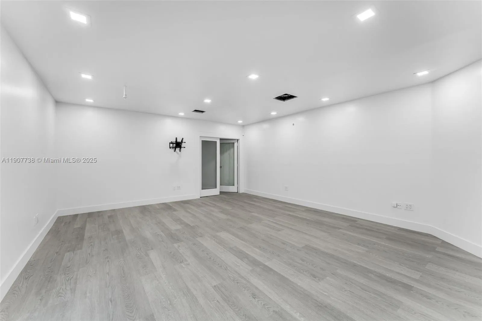 9450 Nw 58th St 3, Doral, Florida 33178, Doral, Florida 33178, ,Commercial Lease,For Rent,9450 Nw 58th St 3, Doral, Florida 33178,A11907738