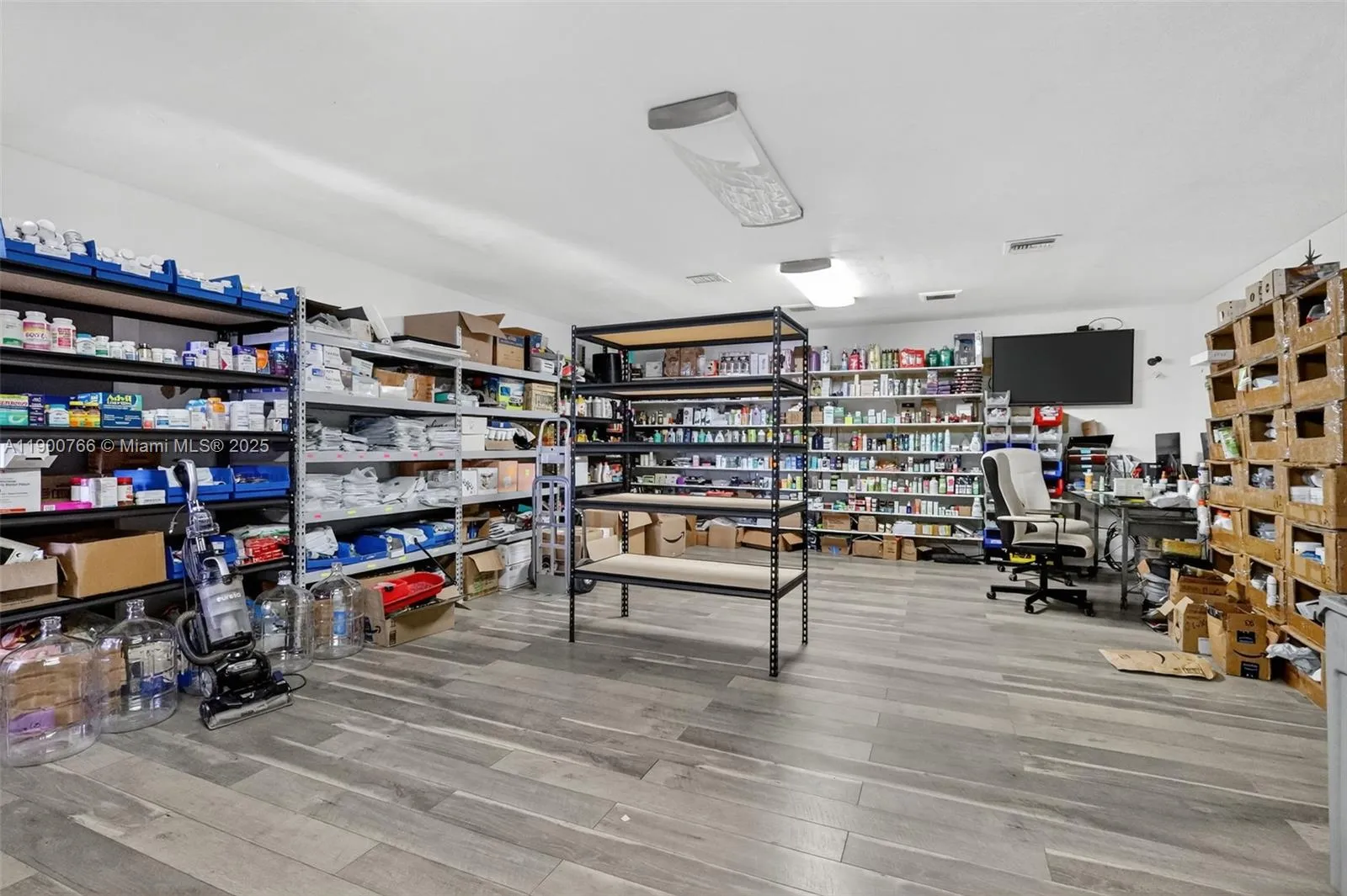 115 Ne 5th St 115, Hallandale Beach, Florida 33009, Hallandale Beach, Florida 33009, ,Commercial Sale,For Sale,115 Ne 5th St 115, Hallandale Beach, Florida 33009,A11900766